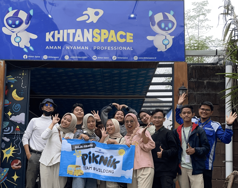 Keseruan Outing Khitan Space